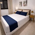 Hidden Gem Homes - Sapphire Apartment